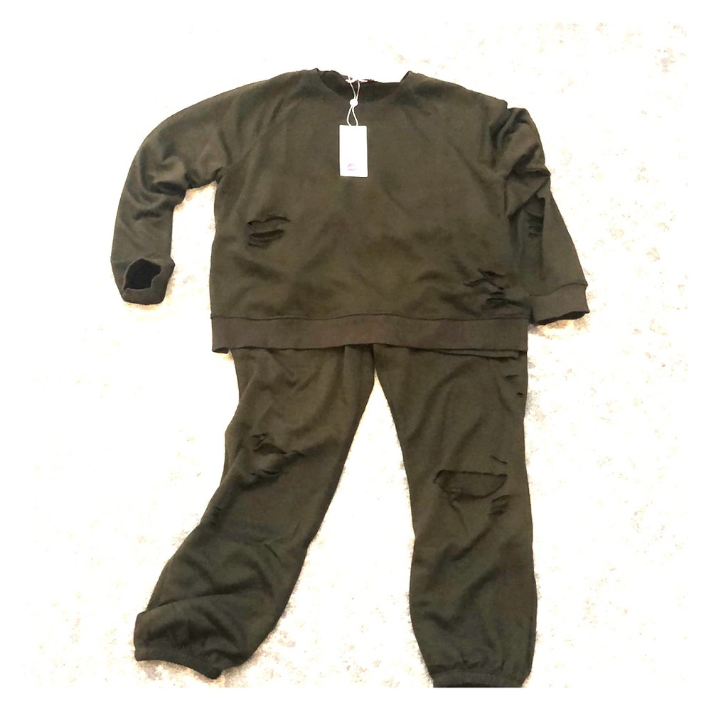 Buddy Love distressed lounge set